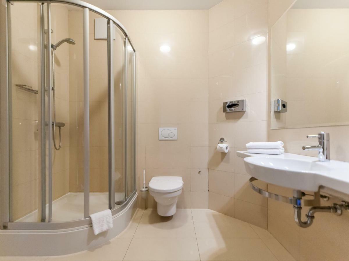 Apartament Hotelowy Delux W Kolobrzegu Ul Kosciuszki 16 Pobyt 7 Nocy 20 Procent Rabatu ,4 Dni 10 Procent Rabatu Kültér fotó