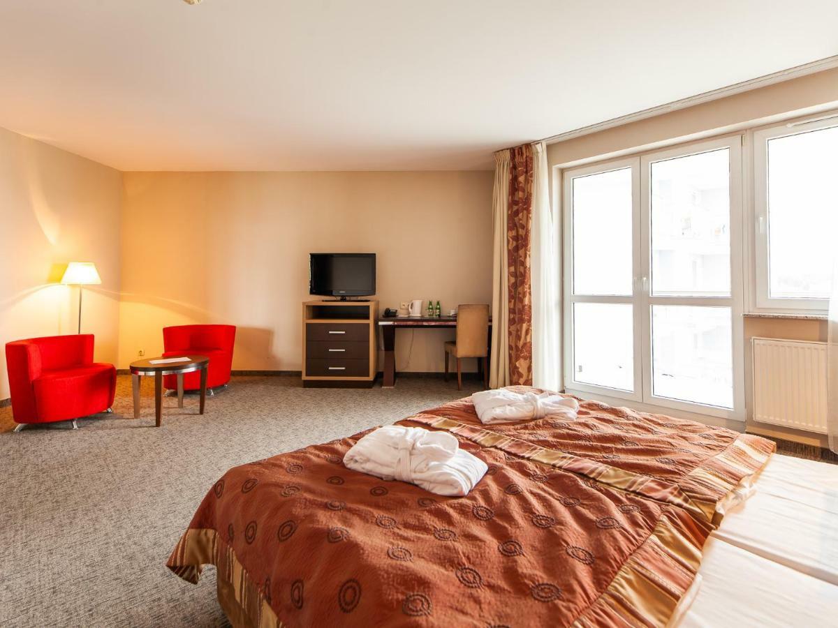 Apartament Hotelowy Delux W Kolobrzegu Ul Kosciuszki 16 Pobyt 7 Nocy 20 Procent Rabatu ,4 Dni 10 Procent Rabatu Kültér fotó